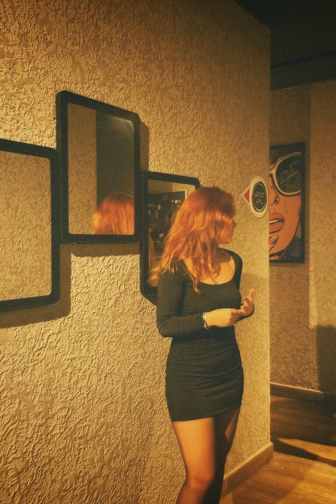 Kadın Siyah Kare Yaka Büzgülü Elbise - Görsel 2