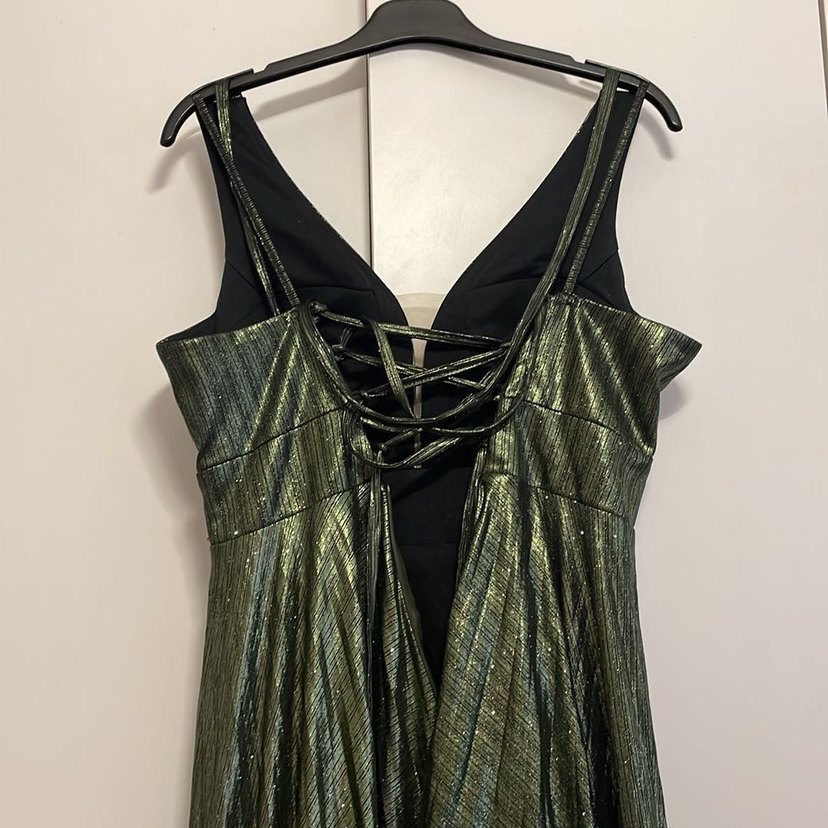 Yeşil Parlak Pilili Uzun Abiye Elbise - Görsel 2