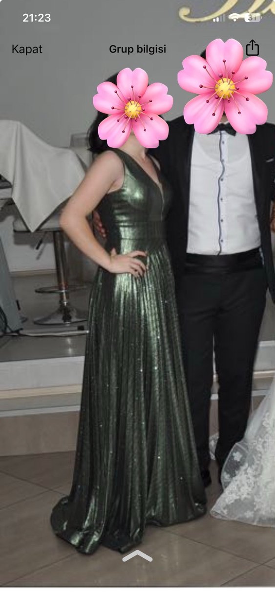 Yeşil Parlak Pilili Uzun Abiye Elbise - Görsel 3