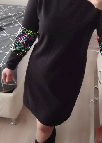 Boncuk Detaylı Siyah Midi Triko Elbise - Görsel 4