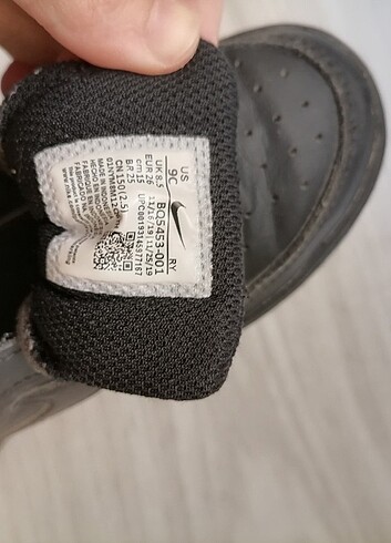 26 Beden siyah Renk Orjinal nike ayakkabı 