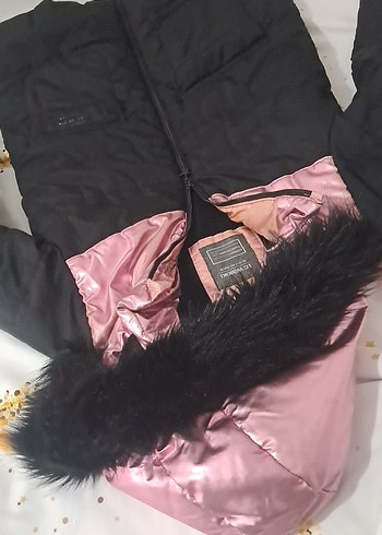Kürklü Kapüşonlu Siyah Kız Mont - Görsel 4