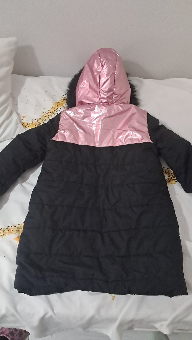 Kürklü Kapüşonlu Siyah Kız Mont - Görsel 3