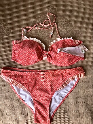 Penti fırfırlı bikini