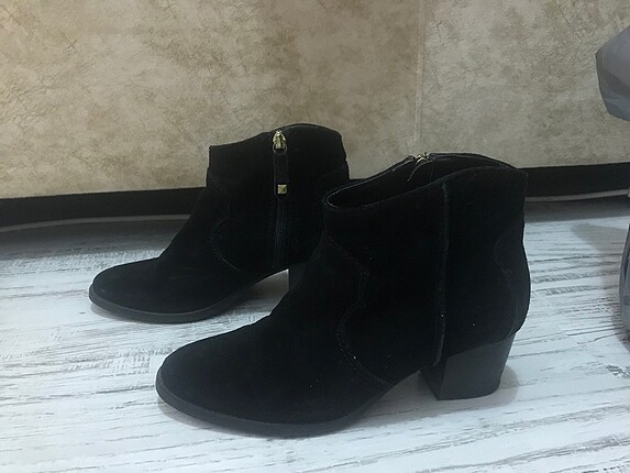 Stradivarius siyah Süet kısa topuklu bot 38 numara
