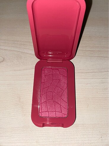 Beden Nyx buttermelt blush no:07