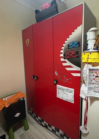 Çilek genç odasıKırmızı Çocuk Gardırop Yarış Temalı - Görsel 2