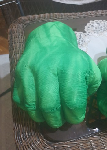 Yeşil Çocuk Eldivenleri - Pop Kültür - Görsel 2