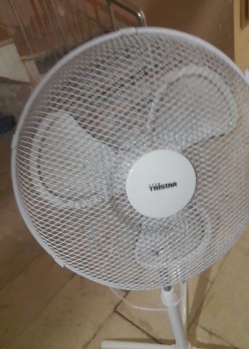 Beyaz ayaklı vantilatör - Görsel 2