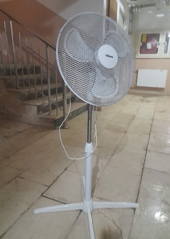 Beyaz ayaklı vantilatör - Görsel 3