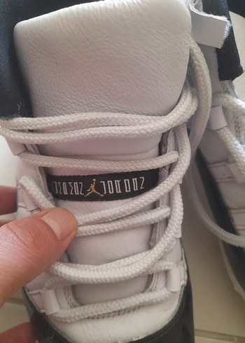 Beyaz Siyah Bağcıklı Basketbol Ayakkabısı - Görsel 5