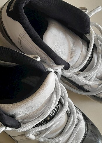 Beyaz Siyah Bağcıklı Basketbol Ayakkabısı - Görsel 7