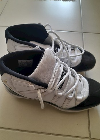 Beyaz Siyah Bağcıklı Basketbol Ayakkabısı - Görsel 2