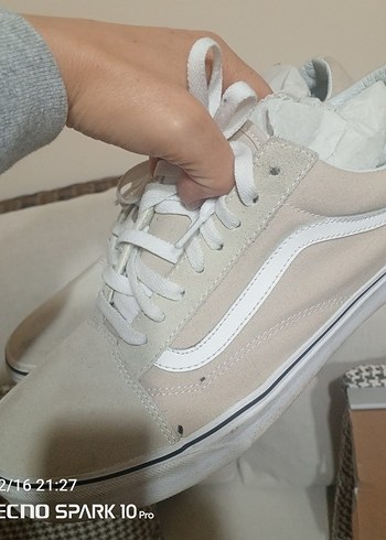 Beyaz Kadın Spor Ayakkabı - Düz Taban -45 numara - Görsel 2