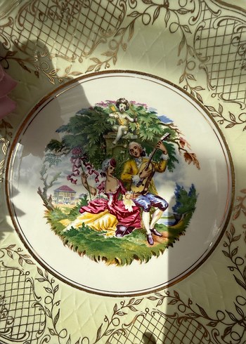 Antika damgalı Vintage Nakışlı Altın Renkli Tabak - Görsel 5