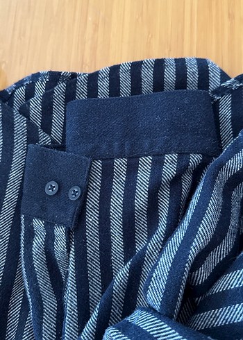 Düğmeli Çizgili yün Gömlek - Görsel 4