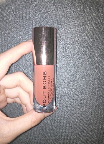 Revolution Revolution lip gloss