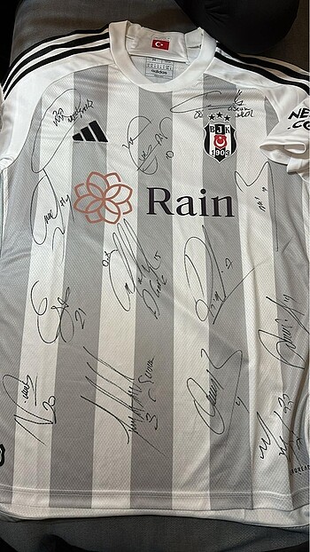 m Beden İmzalı Beşiktaş Forması