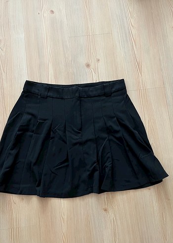 Siyah Pilili Mini Etek