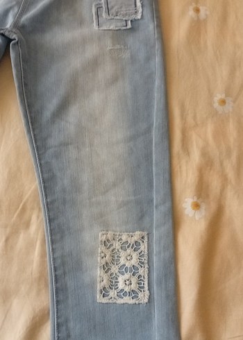 Nakışlı Mavi Kız Kot Pantolon - Görsel 2