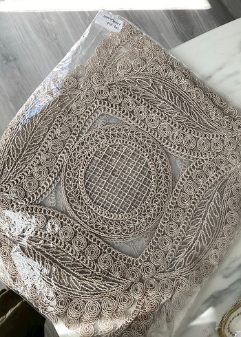 Klasik İşlemeli Dantel Masa Örtüsü Seti
