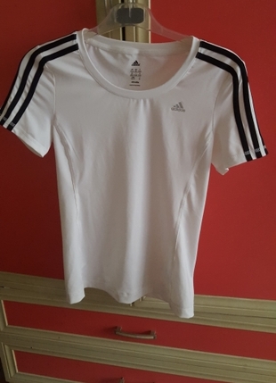 Adidas performance tshirt