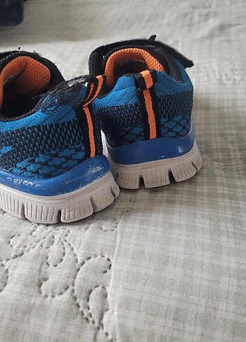 Skechers iyi durumda