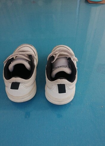 25 Beden Adidas Erkek çocuk spor ayakkabısı 