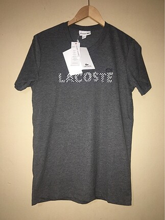 Sıfır etiketli orijinal Lacoste mağaza fiyatı 349