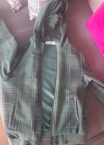 Doğa koleji 7-8 yaş orjinal kapşonlu hırka - Görsel 4