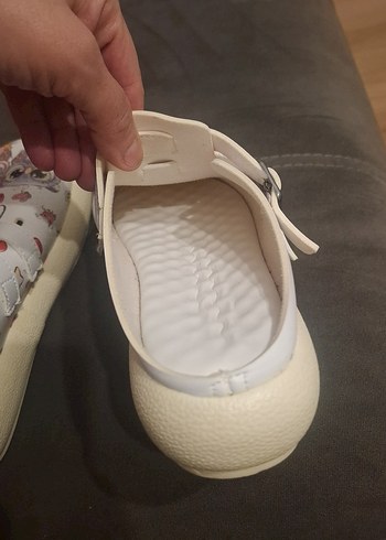 Beyaz Baskılı Kadın Terlikler, Dolgu Topuklu - Görsel 3