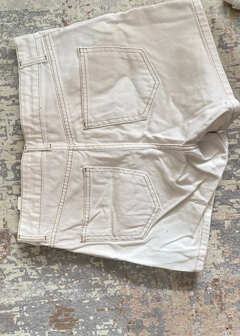 Beyaz Kadın Pamuklu Mini Denim Şort - Görsel 3