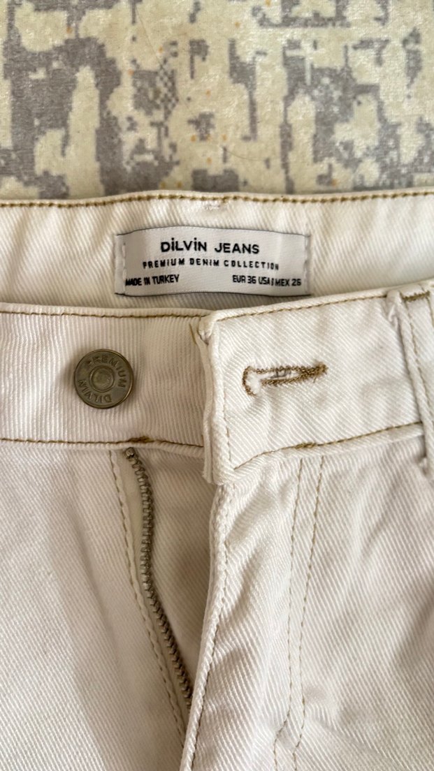 Beyaz Kadın Pamuklu Mini Denim Şort - Görsel 2