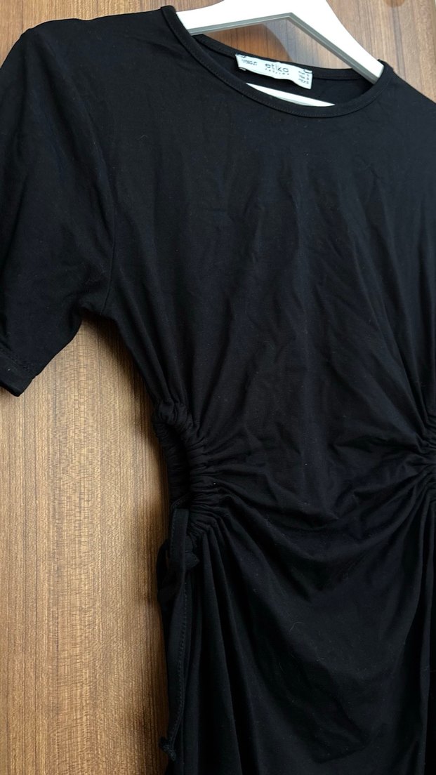 Siyah Elbise - Görsel 2