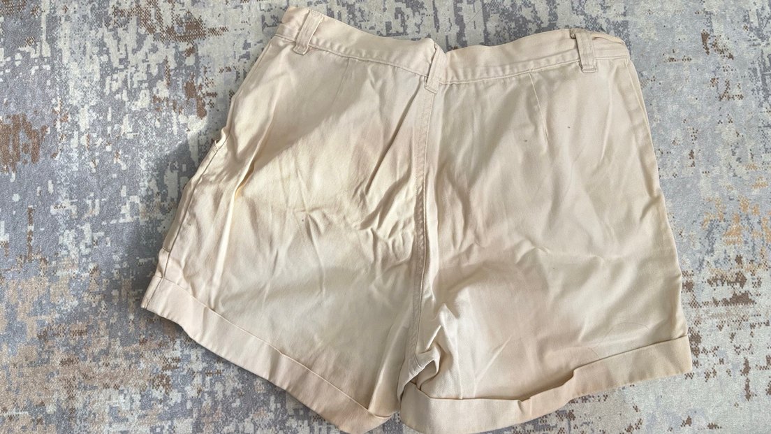 Düğmeli Bej Şort - Görsel 2