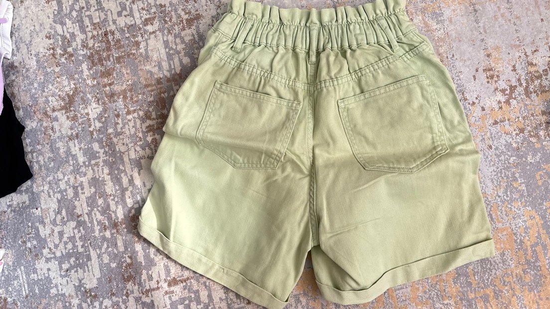 Düğmeli Pastel Yeşil Yüksek Bel Kadın Şort - Görsel 3