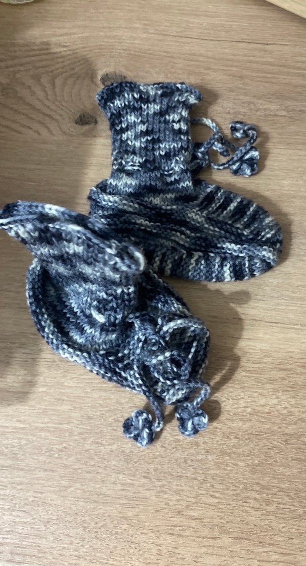 Gri Örgü Bebek Patik - Görsel 3