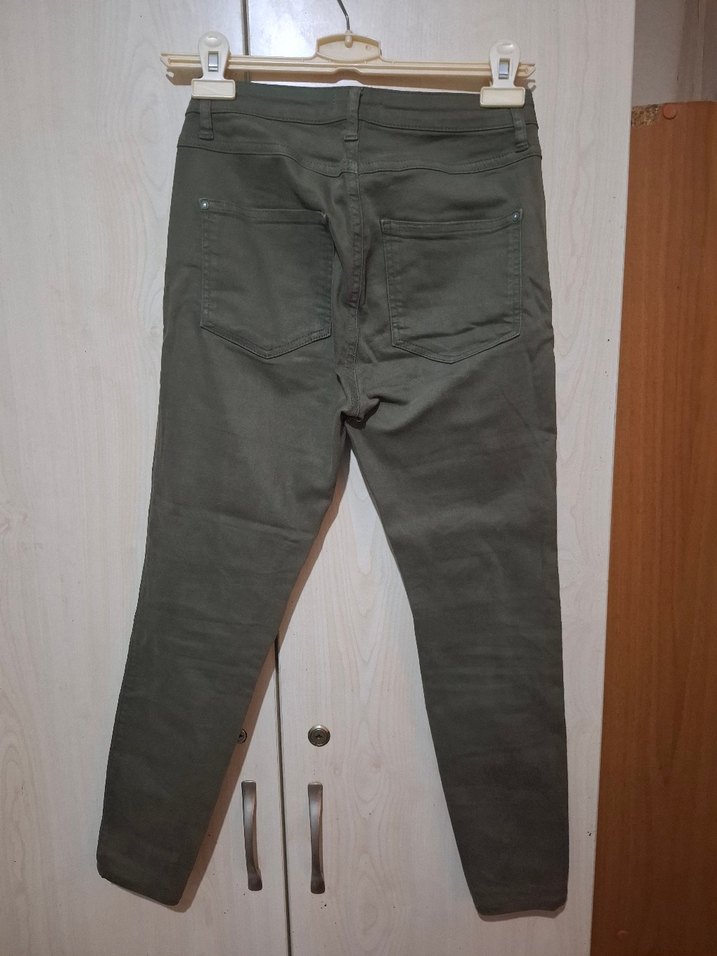 Gri Kadın Kemerli Rahat Kesim Pantolon - Görsel 4