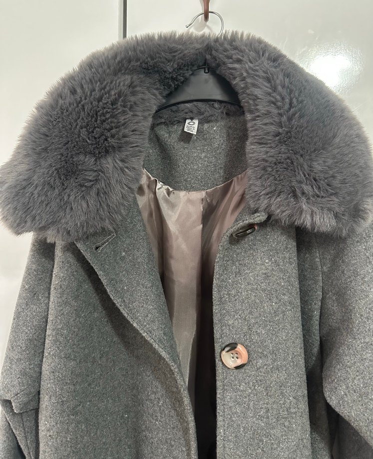 Gri Uzun Yün Kadın Kaban - Görsel 2