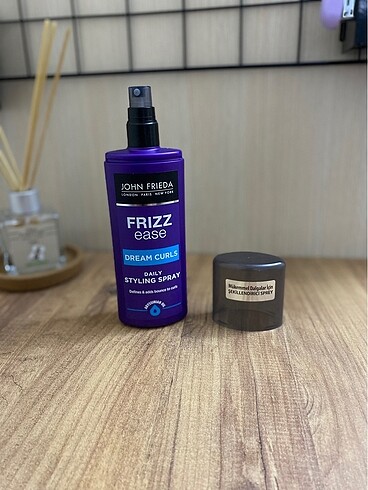 John Frieda Dalga Şekillendirici Sprey - Görsel 3