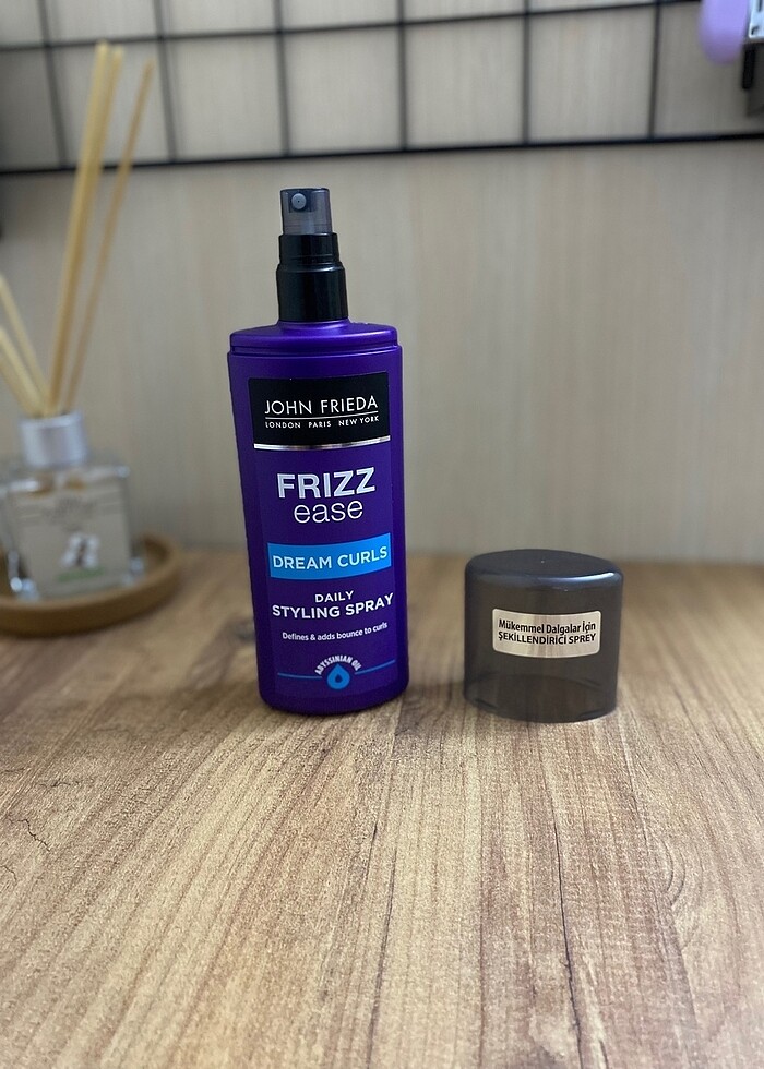 John Frieda Dalga Şekillendirici Sprey - Görsel 3