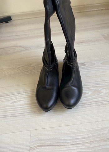Kadın Siyah Deri Zımba Detay Çizme - Görsel 5
