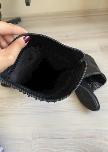 Kadın Siyah Deri Zımba Detay Çizme - Görsel 7