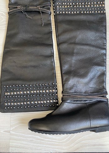Kadın Siyah Deri Zımba Detay Çizme - Görsel 3