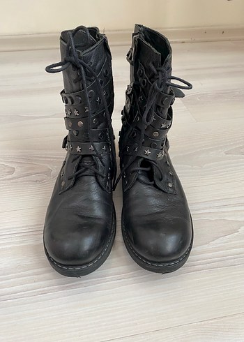 Kadın Siyah Deri Gotik Tokalı Bot - Görsel 3