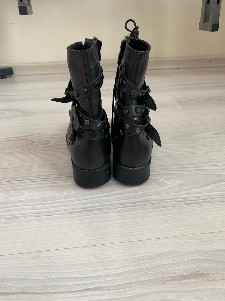 Kadın Siyah Deri Gotik Tokalı Bot - Görsel 4