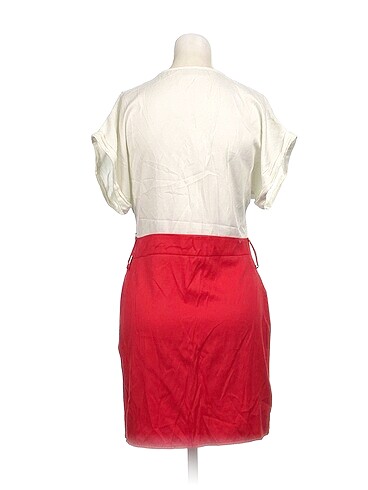 m Beden PreLoved Kısa Elbise %70 İndirimli.