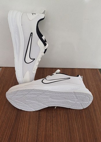 41 Beden Nike Beyaz Erkek Spor Ayakkabı