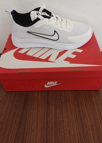 Nike Beyaz Erkek Spor Ayakkabı