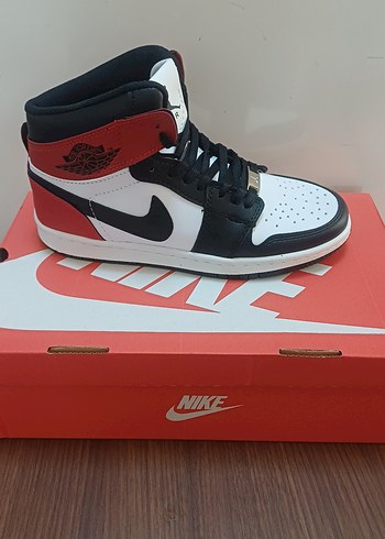 Nike Jordan Retro Siyah Beyaz Kirmizi Sneaker